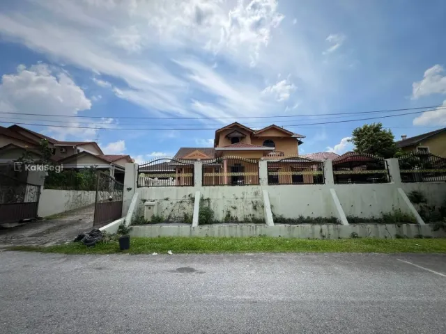 Miliki Ketenangan Hidup: Banglo 2 Tingkat Seksyen 3 Bandar Baru Bangi – Jalan Kaki ke Sekolah & Surau!