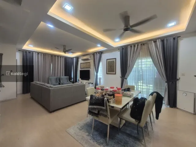 "Puas Hati Tengok Laman Luas Macam Ni! Corner Lot 2 Tingkat Nilai Impian, Tinggal Masuk Cuci Kaki!"