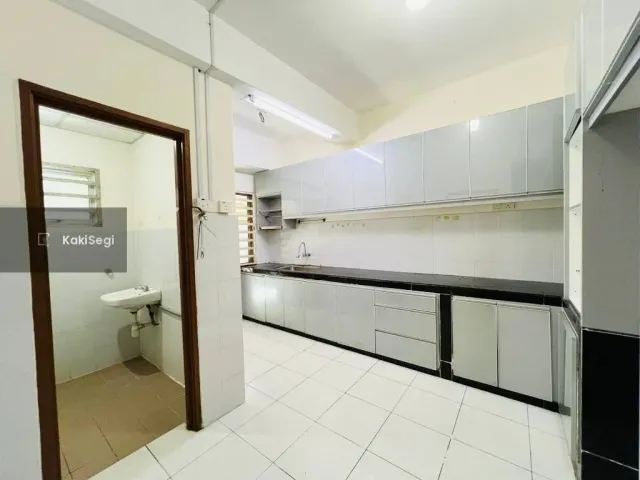 Stres Cari Rumah Murah? Ini Teres 2 Tingkat Facing Open di Taman Salak Perdana, Sepang – RM90K Bawah Market Value! (Bebas Banjir & Siap Kabinet Dapur)