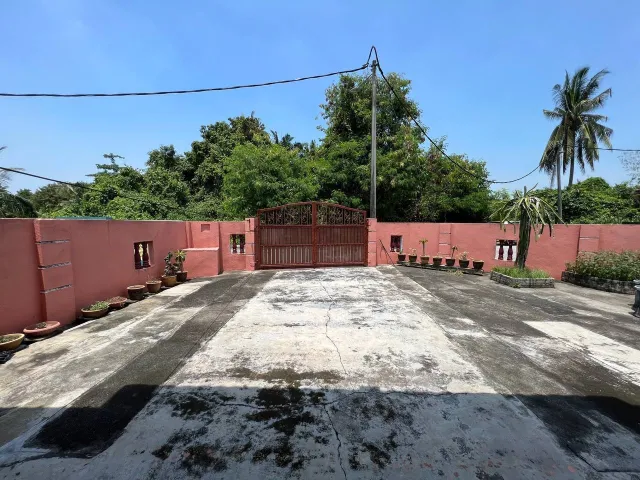 Rumah Corner Lot Luas di Kapar | Facing Open & Siap Renovate | RM680k