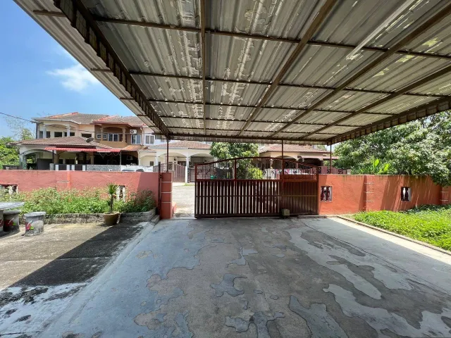 Rumah Corner Lot Luas di Kapar | Facing Open & Siap Renovate | RM680k