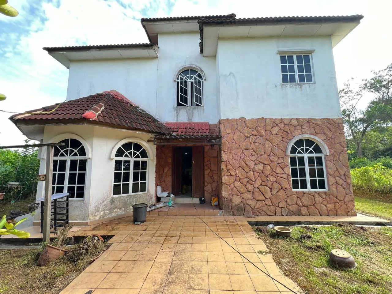 "Dah Lama Idamkan Rumah Macam Resort? Bungalow Tanah Mega @ Puncak Mekar Sg Merab Ini Jawapannya—7 Bilik Bawah RM900k!"