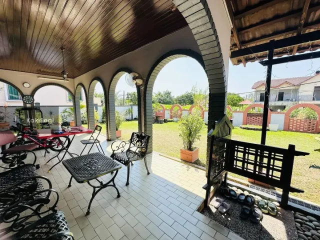 Bungalow Luas 7k+ sqft Seksyen 11 Shah Alam, Cantik Siap Renovate & Well Maintained
