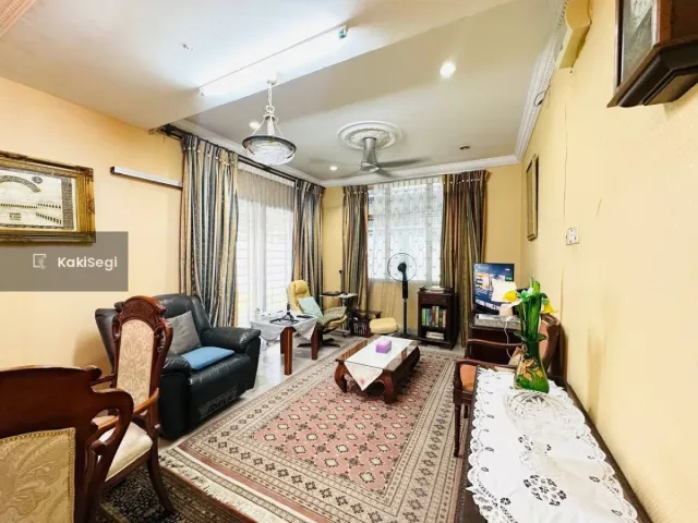Bungalow Luas 7k+ sqft Seksyen 11 Shah Alam, Cantik Siap Renovate & Well Maintained