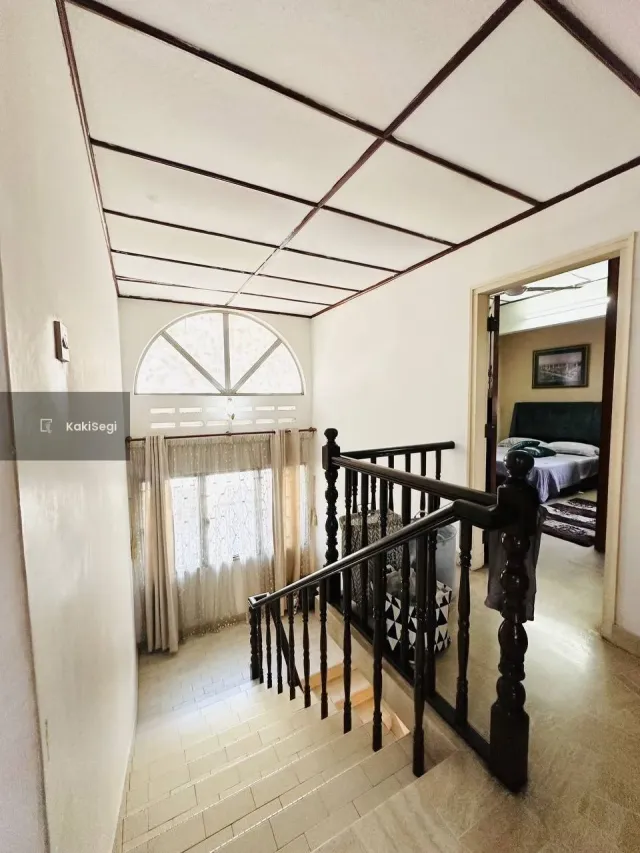Bungalow Luas 7k+ sqft Seksyen 11 Shah Alam, Cantik Siap Renovate & Well Maintained