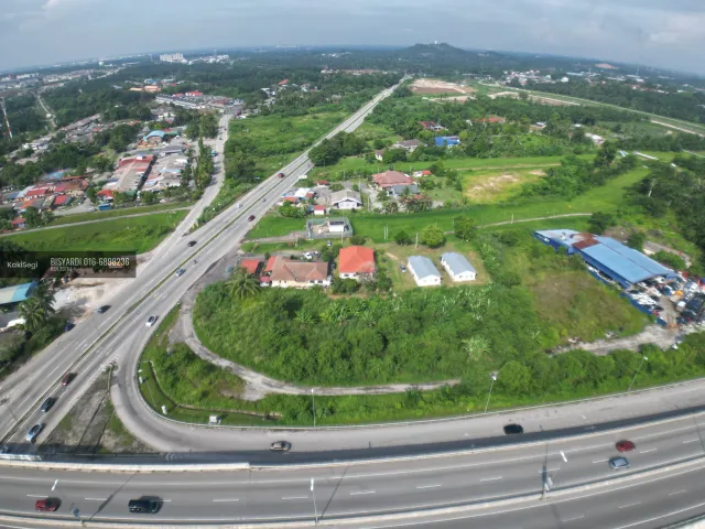 REBUT SEBELUM TERLEPAS! Tanah Tepi Flyover Dengkil – Tepi Jalan Utama, Harga Bawah Pasar!