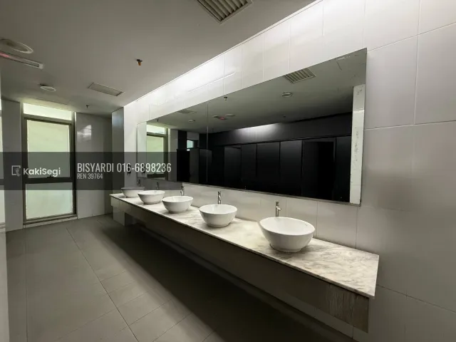 6 Storey Office Building for Sale in Cyberjaya – Full Block Corporate Tower