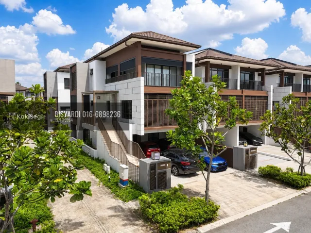 "Rasa Macam Rumah Baru! End Lot Mewah Fully Renovated di Cyberjaya – Tak Pernah Diduduki, Masuk Cuci Kaki Sahaja!"