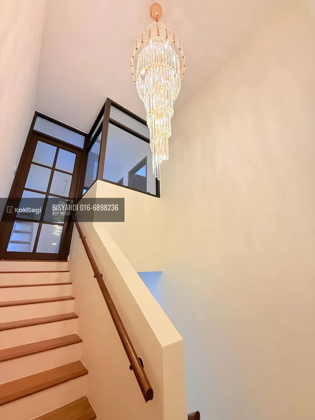 "Rasa Macam Rumah Baru! End Lot Mewah Fully Renovated di Cyberjaya – Tak Pernah Diduduki, Masuk Cuci Kaki Sahaja!"