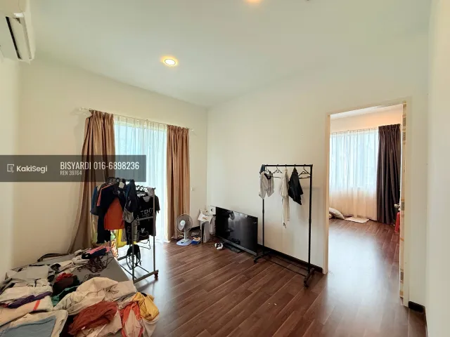 Rugi Lepas! Rumah Corner Lot Terbesar di Garden Homes Ebonylane Semenyih Untuk Dijual