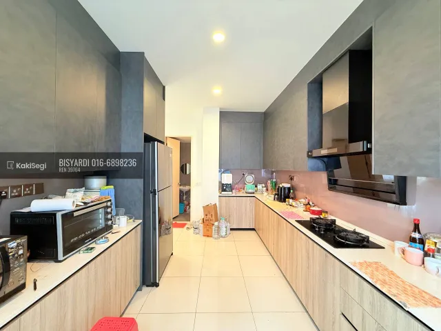 Rugi Lepas! Rumah Corner Lot Terbesar di Garden Homes Ebonylane Semenyih Untuk Dijual
