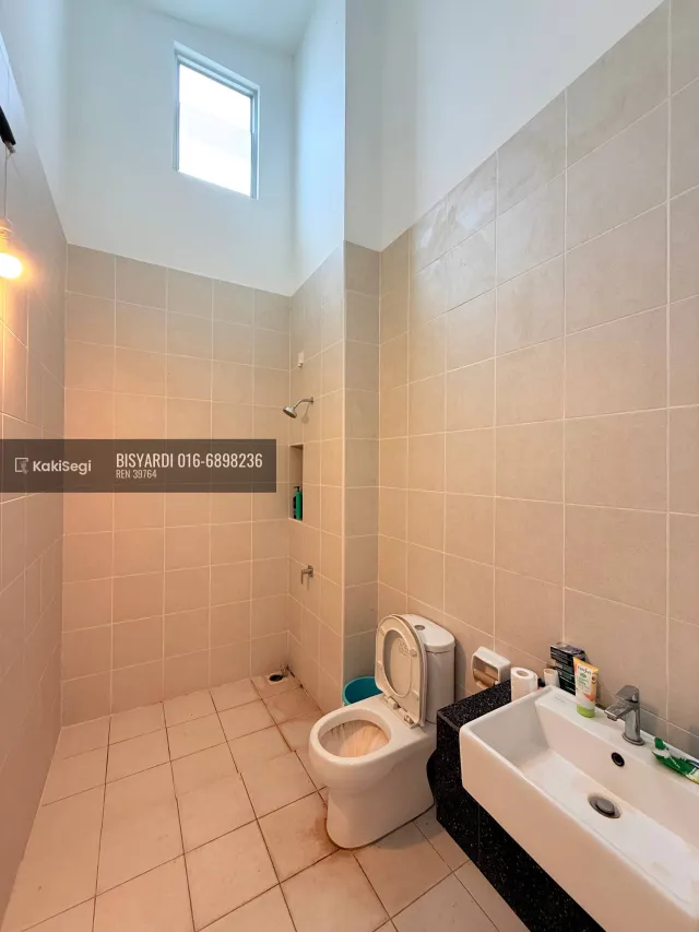 Rugi Lepas! Rumah Corner Lot Terbesar di Garden Homes Ebonylane Semenyih Untuk Dijual