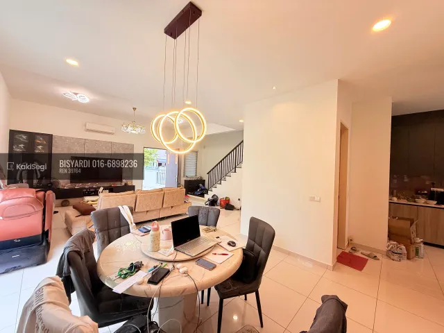 Rugi Lepas! Rumah Corner Lot Terbesar di Garden Homes Ebonylane Semenyih Untuk Dijual