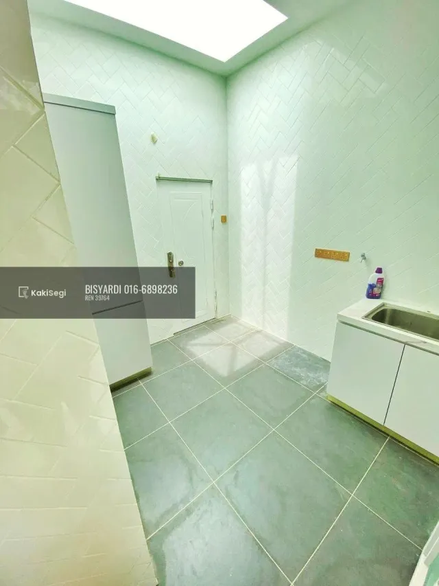 Putra Hill Bangi: Banglo Mewah Eksklusif 18,000 sqft Freehold Untuk Dijual