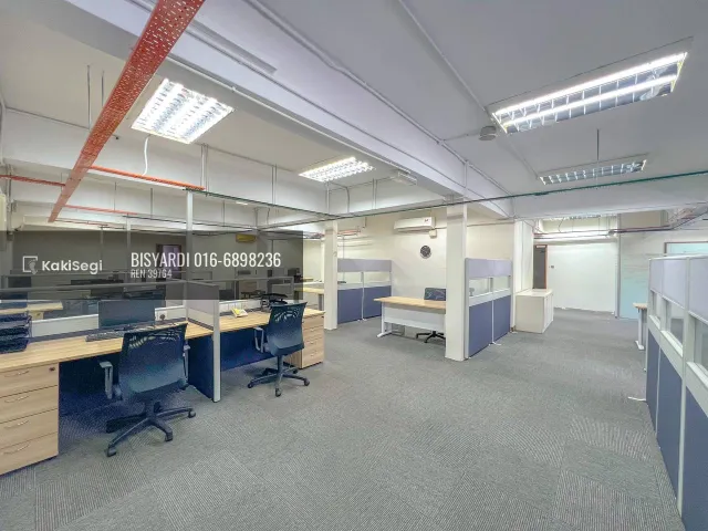 "Miliki Ruang Pejabat Gergasi 18k Sqft di Seksyen 13 Shah Alam – Siap Renovate & Approval, Lokasi Hot Tepi Stadium!"