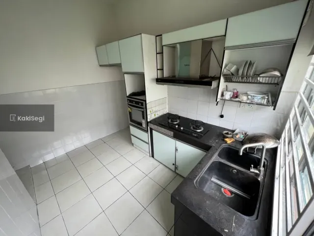 Rasa Tenang Ada Laman Sendiri! Teres 2 Tingkat Salak Perdana Sepang [Freehold & Extra 10ft Tanah]