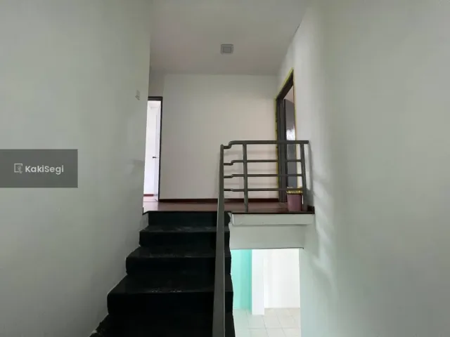 Rasa Tenang Ada Laman Sendiri! Teres 2 Tingkat Salak Perdana Sepang [Freehold & Extra 10ft Tanah]