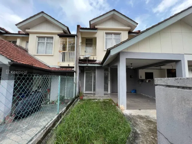 Rasa Tenang Ada Laman Sendiri! Teres 2 Tingkat Salak Perdana Sepang [Freehold & Extra 10ft Tanah]