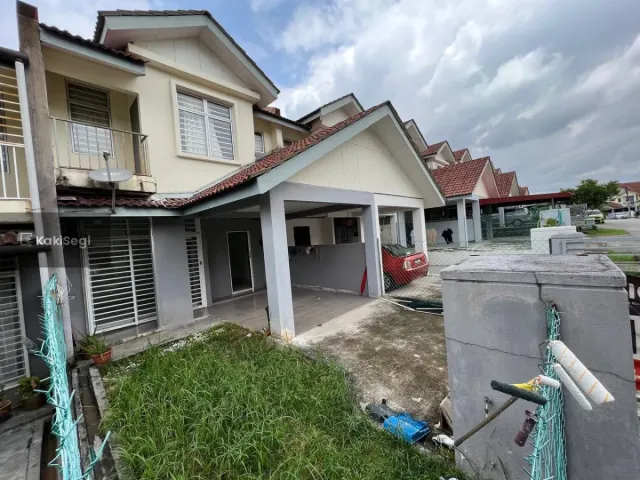 Rasa Tenang Ada Laman Sendiri! Teres 2 Tingkat Salak Perdana Sepang [Freehold & Extra 10ft Tanah]