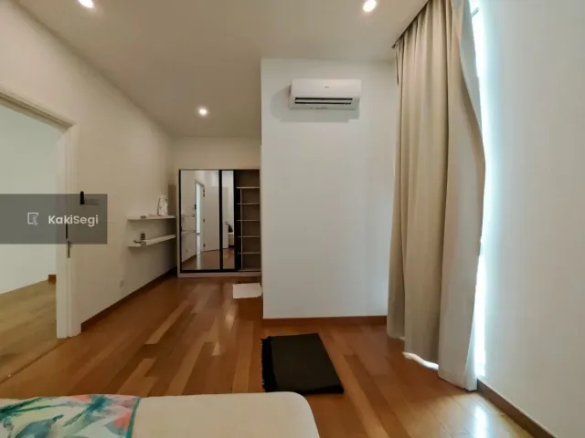 "Penat Dengan Kesesakan? Miliki Rumah Impian Sejati Residences Cyberjaya, Terus Depan Playground!"