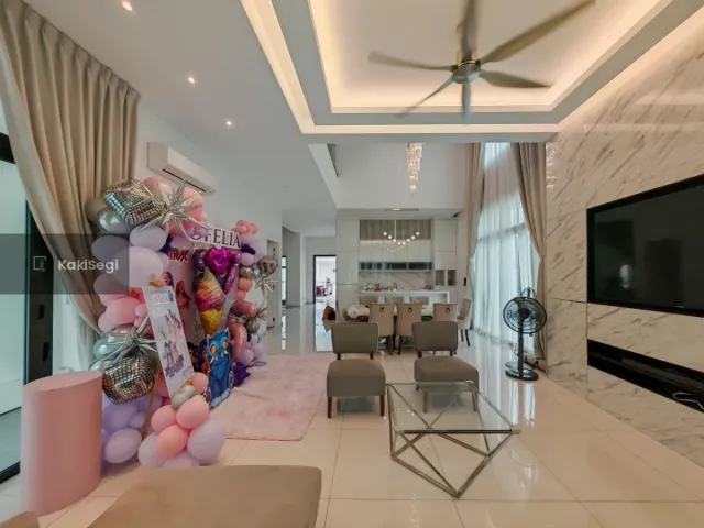 "Penat Dengan Kesesakan? Miliki Rumah Impian Sejati Residences Cyberjaya, Terus Depan Playground!"