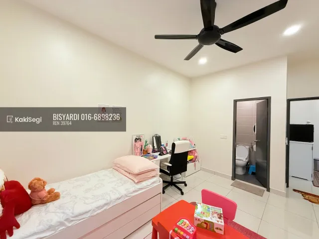 STRES CARI RUMAH BANGI? Ini Teres 2 Tingkat Kasih Residence Setia Alam Sari – Cantik, Luas & Facing Open!
