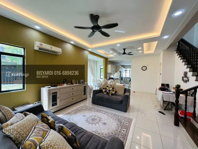 "Miliki Rumah Impian Corner Lot Luas di Kota Warisan Sepang – Freehold & Fully Renovated!"