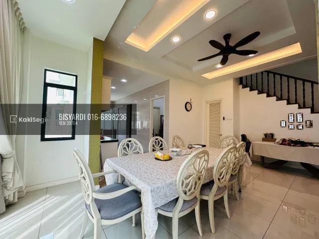"Miliki Rumah Impian Corner Lot Luas di Kota Warisan Sepang – Freehold & Fully Renovated!"