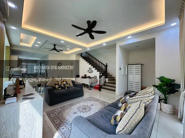 "Miliki Rumah Impian Corner Lot Luas di Kota Warisan Sepang – Freehold & Fully Renovated!"