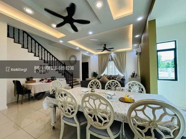 "Miliki Rumah Impian Corner Lot Luas di Kota Warisan Sepang – Freehold & Fully Renovated!"