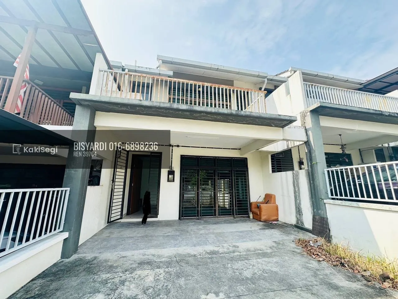 Tak Perlu Pening Lagi! Rumah Teres 5 Bilik di Bandar Baru Salak Tinggi Sepang, Laman Belakang Sangat Luas!