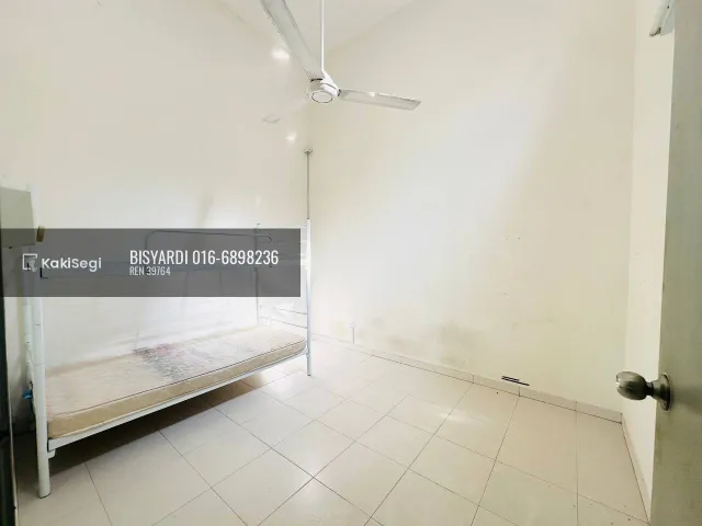 Tak Perlu Pening Lagi! Rumah Teres 5 Bilik di Bandar Baru Salak Tinggi Sepang, Laman Belakang Sangat Luas!
