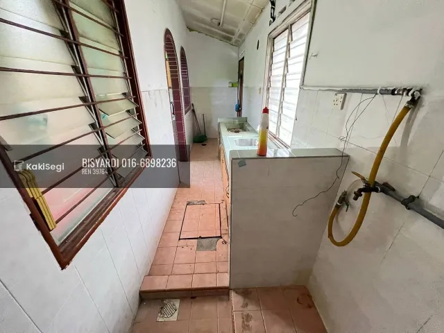 "Penat Menyewa? Miliki Rumah Teres Siap Renovate di Salak Tinggi Sepang, Free Cat Baru & Harga Nego!"