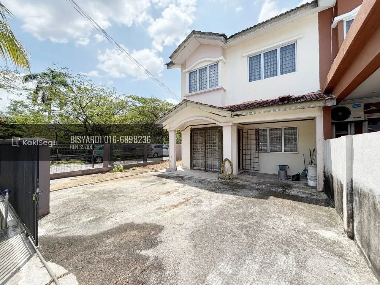 "Rumah Impian Poket Selamat: End Lot 2 Tingkat Ada Tanah, Bandar Tasik Kesuma Semenyih [Freehold & Murah]"