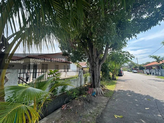 "Puas Hati Tengok Laman Luas Macam Ni! Semi-D Corner Lot Taman Seroja, Sepang – Lokasi Strategik Dekat Sekolah!"