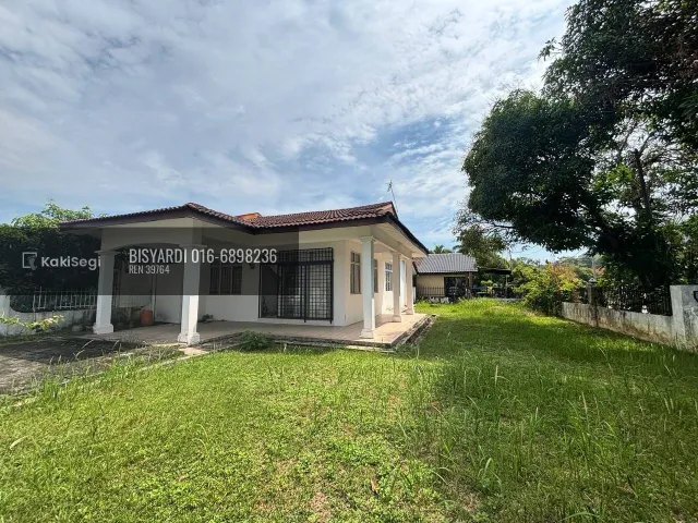 "Puas Hati Tengok Laman Luas Macam Ni! Semi-D Corner Lot Taman Seroja, Sepang – Lokasi Strategik Dekat Sekolah!"