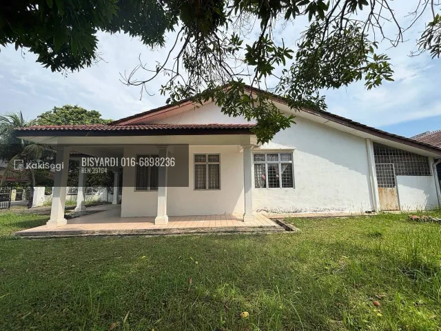 "Puas Hati Tengok Laman Luas Macam Ni! Semi-D Corner Lot Taman Seroja, Sepang – Lokasi Strategik Dekat Sekolah!"
