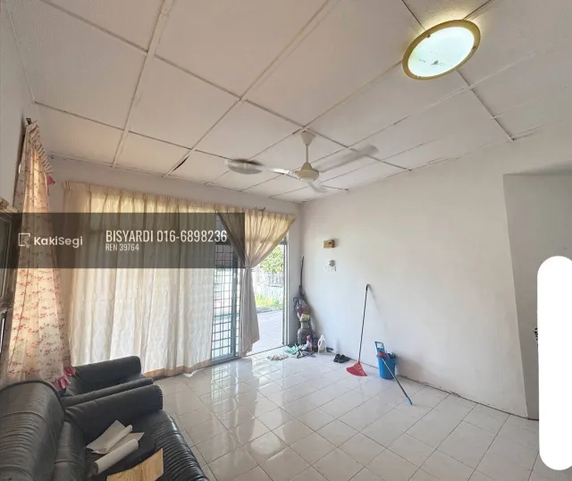 "Puas Hati Tengok Laman Luas Macam Ni! Semi-D Corner Lot Taman Seroja, Sepang – Lokasi Strategik Dekat Sekolah!"