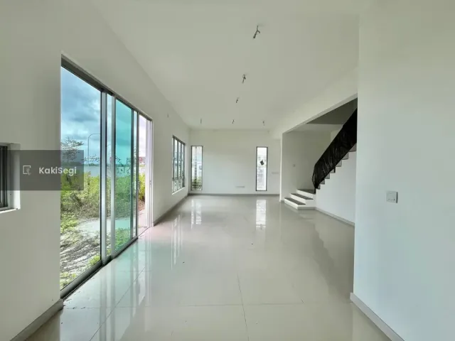 "[FOR SALE] Rumah Corner Lot Tanah Luas Serene Heights Semenyih — Facing Playground (Freehold)"