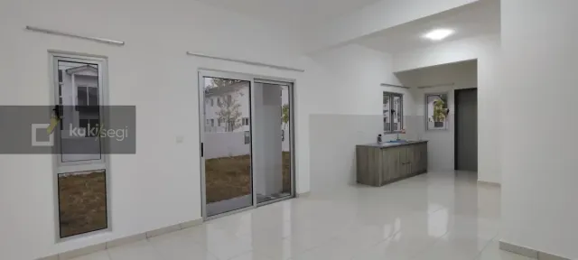 Corner Lot Rumah Baru Salak Tinggi, M Senyumia