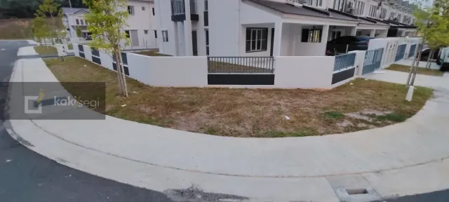 Corner Lot Rumah Baru Salak Tinggi, M Senyumia