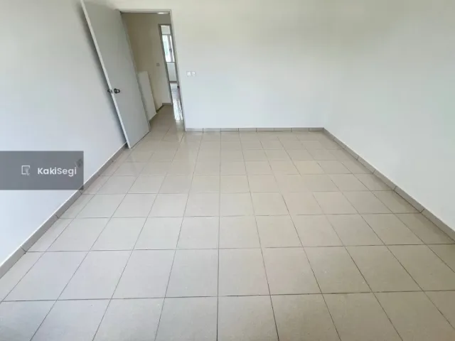 Rumah Teres Baru M Senyumia, Bandar Baru Salak Tinggi Sepang!