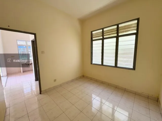 "Stress Cari Rumah Besar? Miliki Semi D Baru & Murah di Taman Dahlia, Salak Tinggi Sepang – Harga Runding Selesai!"