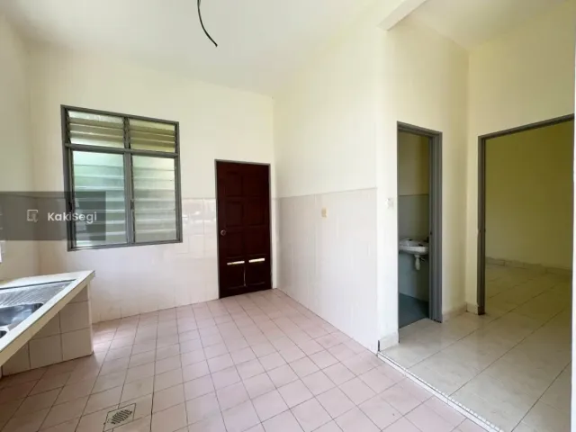 "Stress Cari Rumah Besar? Miliki Semi D Baru & Murah di Taman Dahlia, Salak Tinggi Sepang – Harga Runding Selesai!"