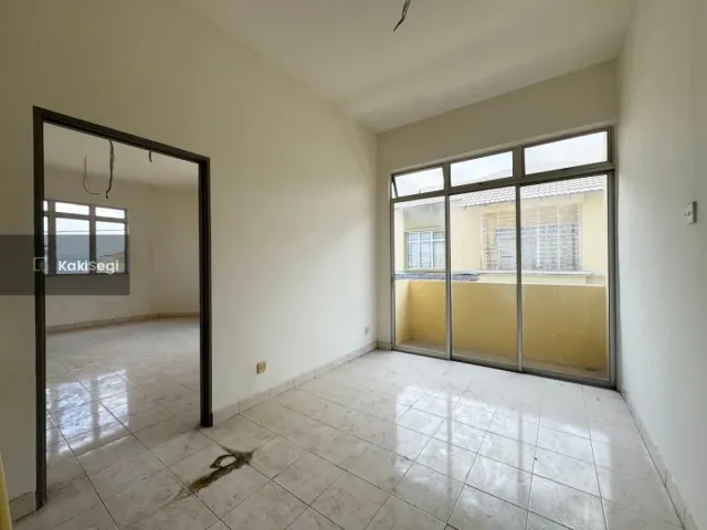 "Stress Cari Rumah Besar? Miliki Semi D Baru & Murah di Taman Dahlia, Salak Tinggi Sepang – Harga Runding Selesai!"