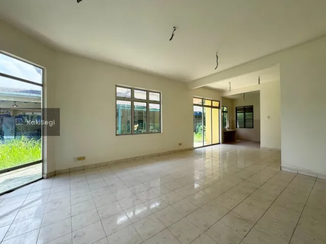 "Stress Cari Rumah Besar? Miliki Semi D Baru & Murah di Taman Dahlia, Salak Tinggi Sepang – Harga Runding Selesai!"