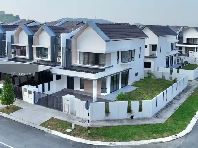 CORNER LOT SERENIA, SEPANG - LUAS SANGAT!!