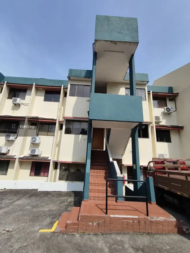 Jalan kaki saja ke Blue Lagoon & Pantai PD. Bawah RM200k!!!