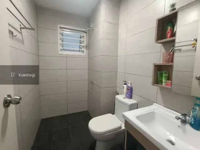 CANTIK-FREEHOLD-BWH 300K - Residensi Rimbun, Kajang