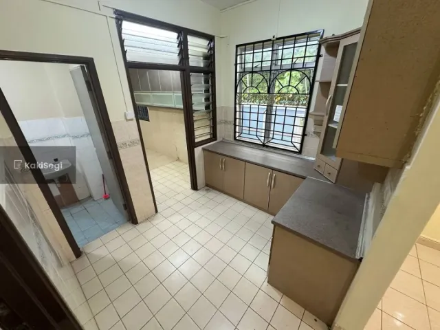 Rumah Teres End Lot  Renovated Bandar Tasik Kesuma Semenyih (Freehold)